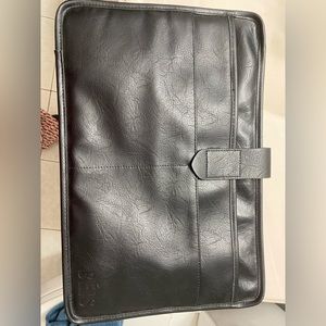 BEIS laptop sleeve